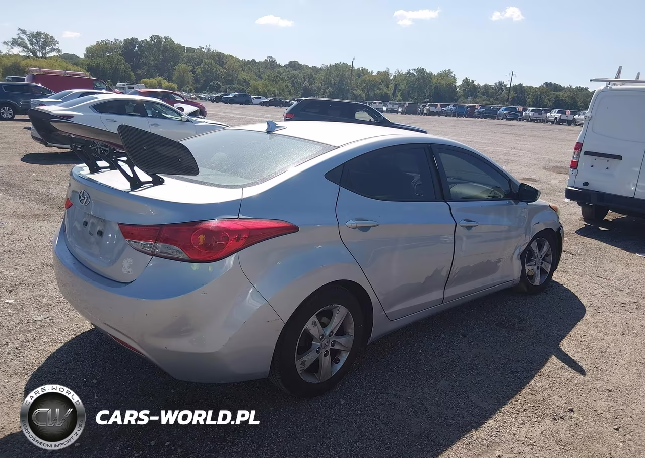 2012 Hyundai Elantra Gls VIN:5NPDH4AE5CH088966 - 4
