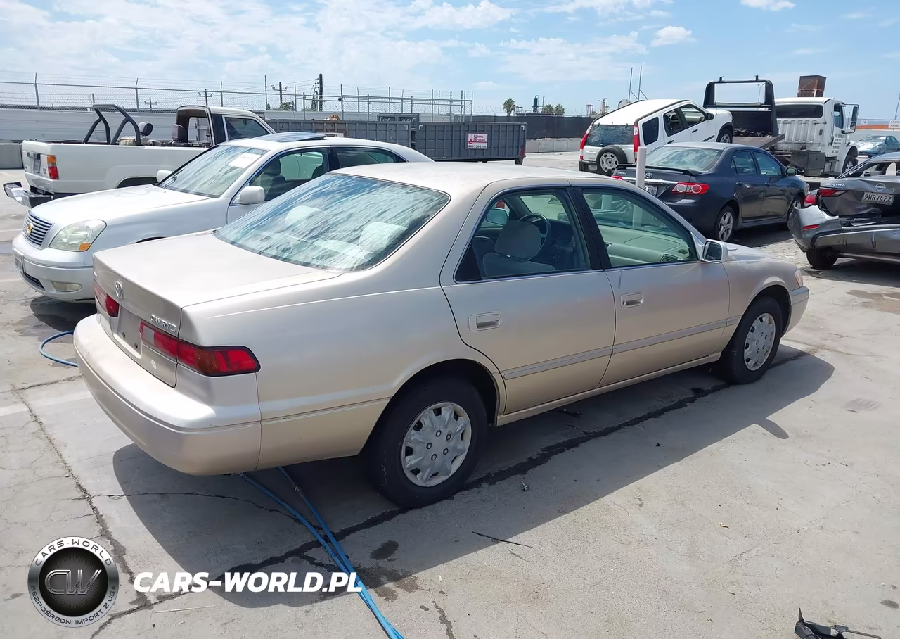 1998 Toyota Camry Le VIN:JT2BG22K7W0162613 - 4