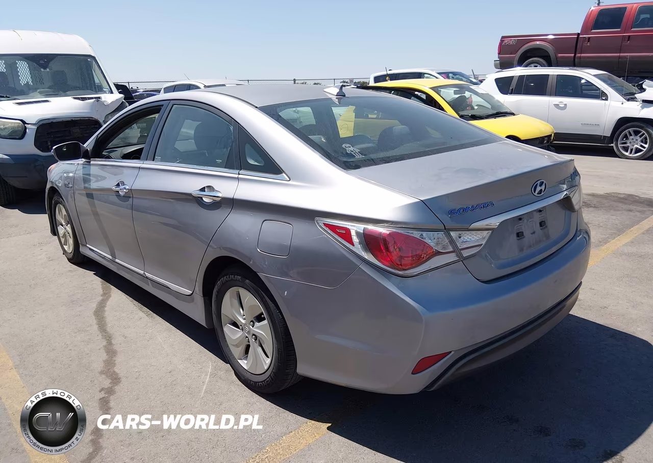 2015 Hyundai Sonata Hybrid VIN:KMHEC4A4XFA128332 - 3