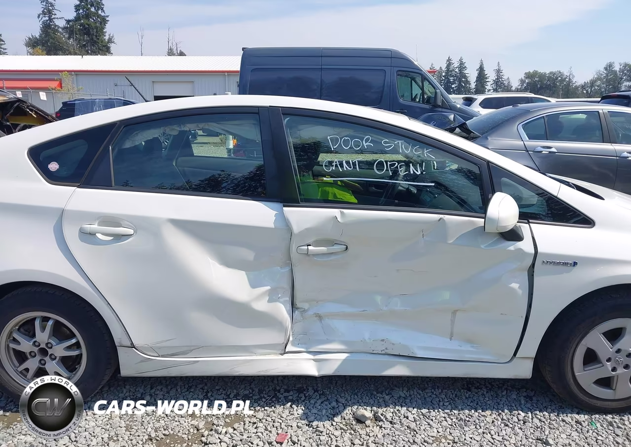 2011 Toyota Prius Two VIN:JTDKN3DU3B0327276 - 14
