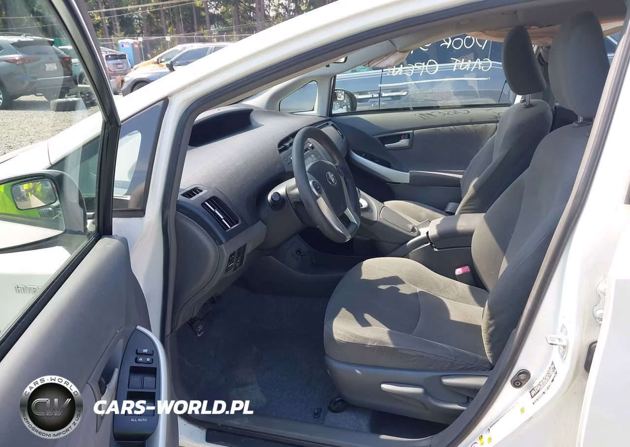 2011 Toyota Prius Two VIN:JTDKN3DU3B0327276 - 18