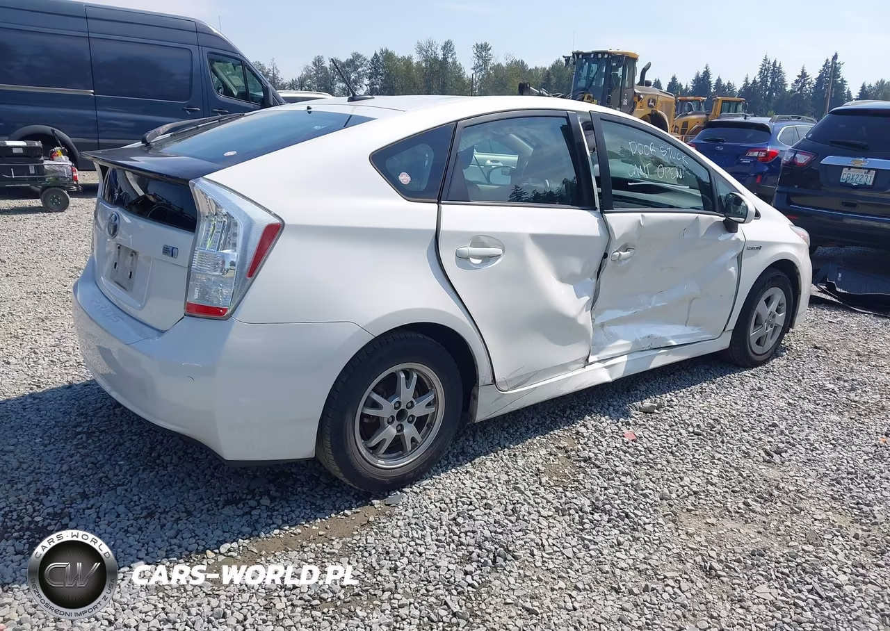 2011 Toyota Prius Two VIN:JTDKN3DU3B0327276 - 4