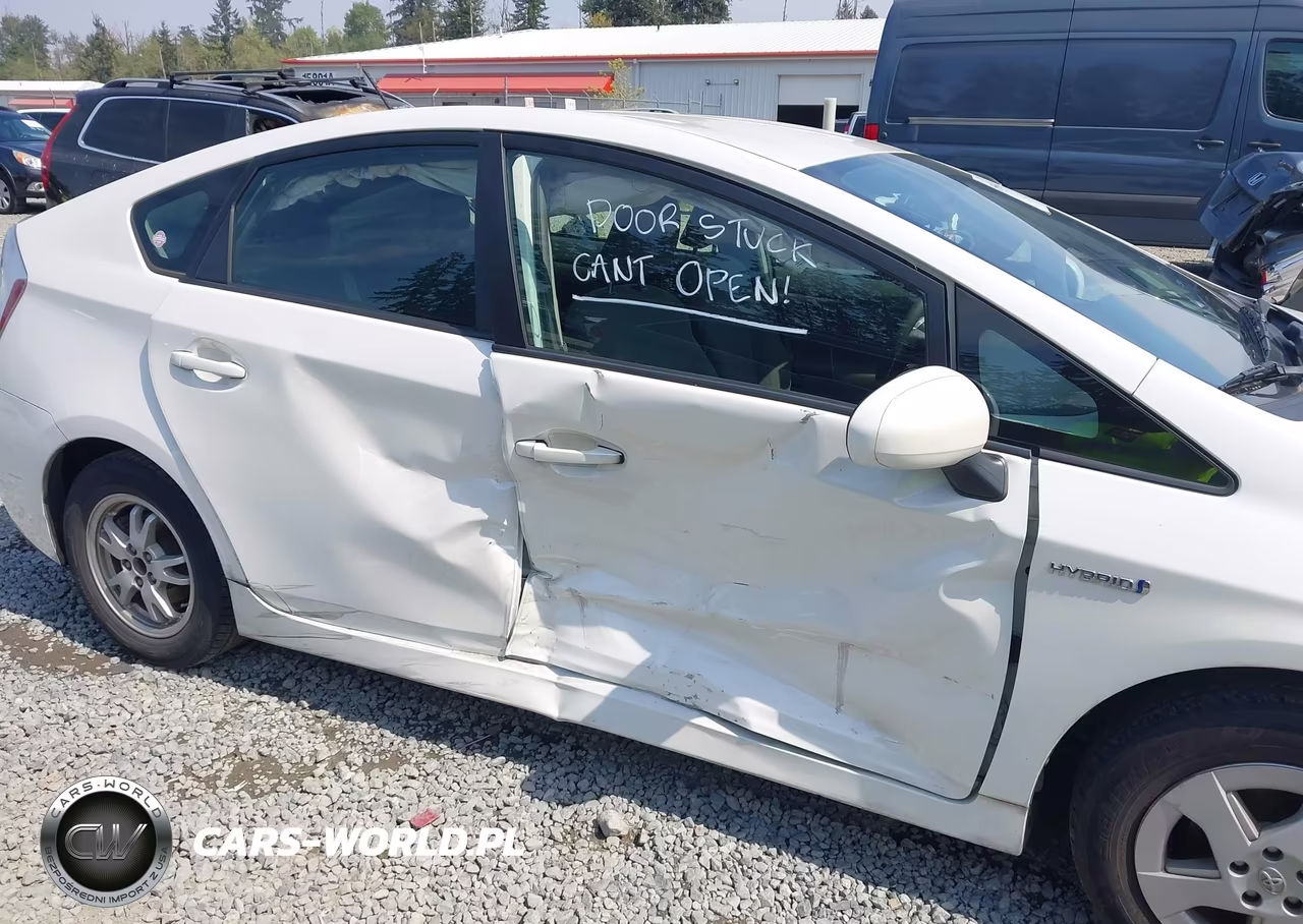 2011 Toyota Prius Two VIN:JTDKN3DU3B0327276 - 6