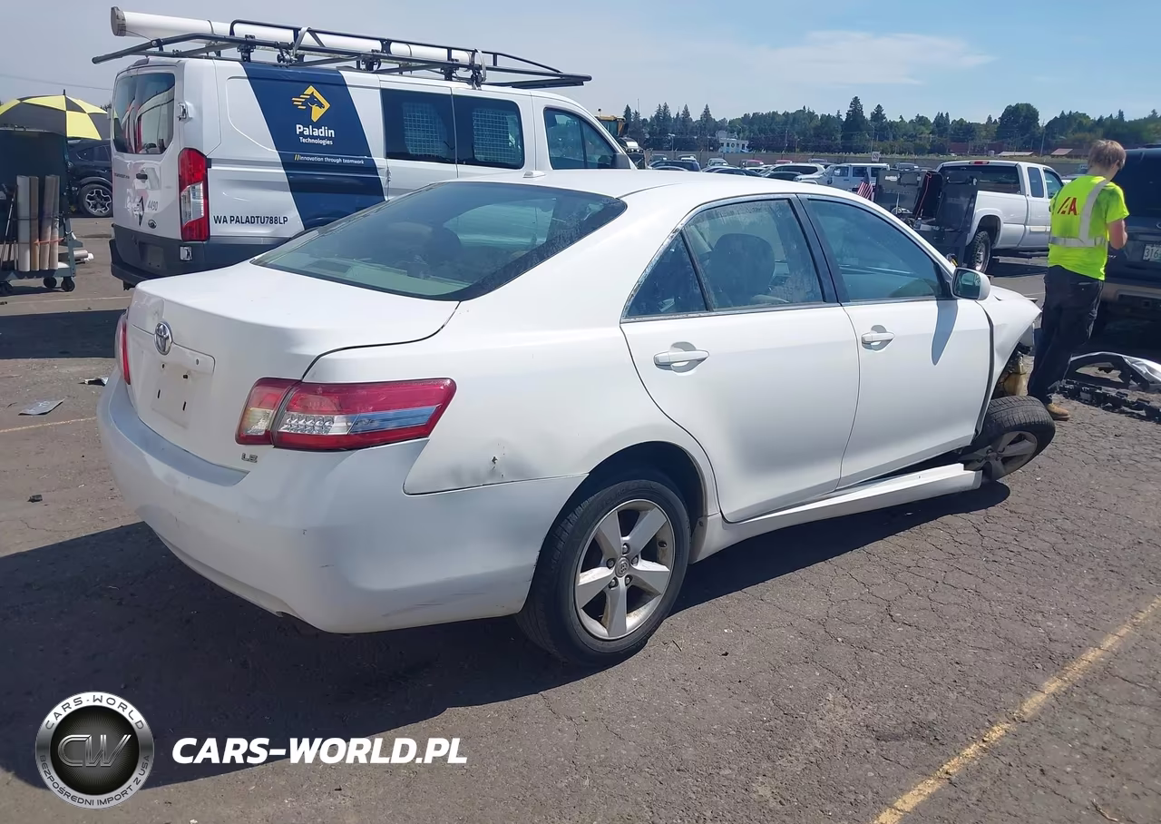 2011 Toyota Camry Le VIN:4T1BF3EK1BU587965 - 4