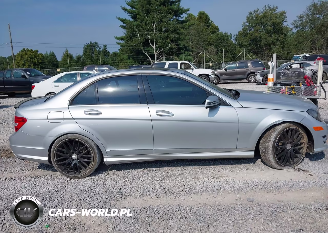 2014 Mercedes-Benz C 250 Sport VIN:WDDGF4HBXER309736 - 13