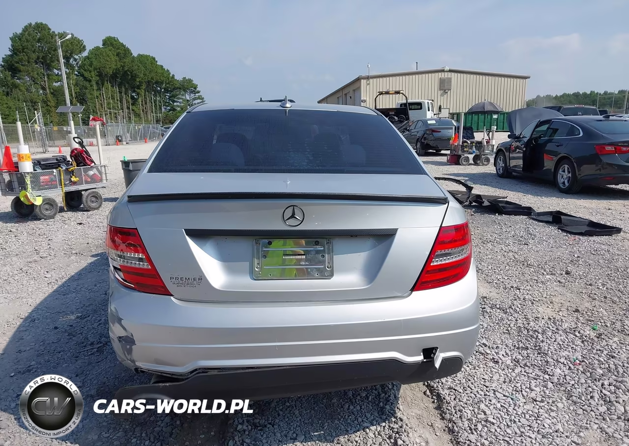 2014 Mercedes-Benz C 250 Sport VIN:WDDGF4HBXER309736 - 16