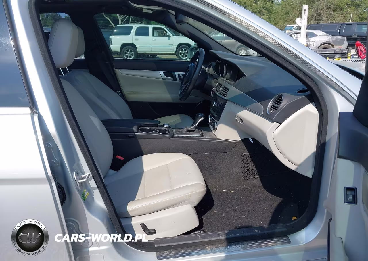 2014 Mercedes-Benz C 250 Sport VIN:WDDGF4HBXER309736 - 5