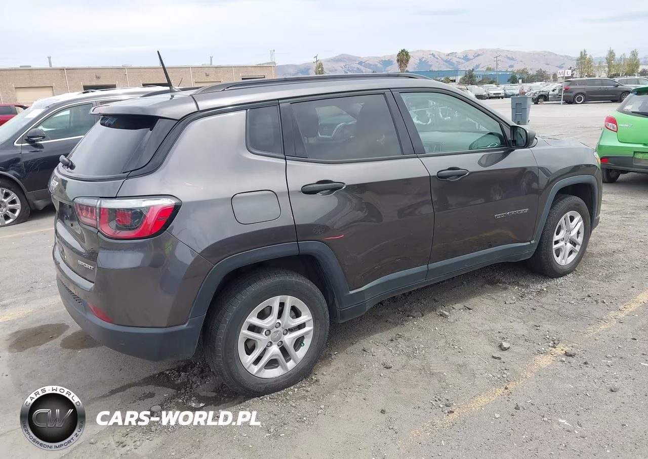 2018 Jeep Compass Sport Fwd VIN:3C4NJCAB6JT368188 - 4