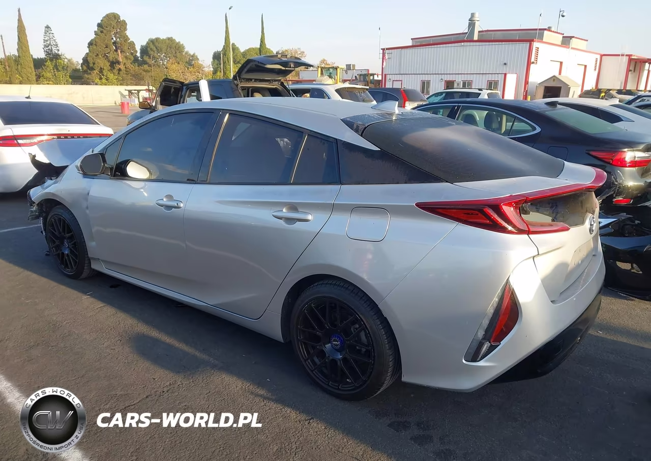 2019 Toyota Prius Prime Premium VIN:JTDKARFP9K3110075 - 3