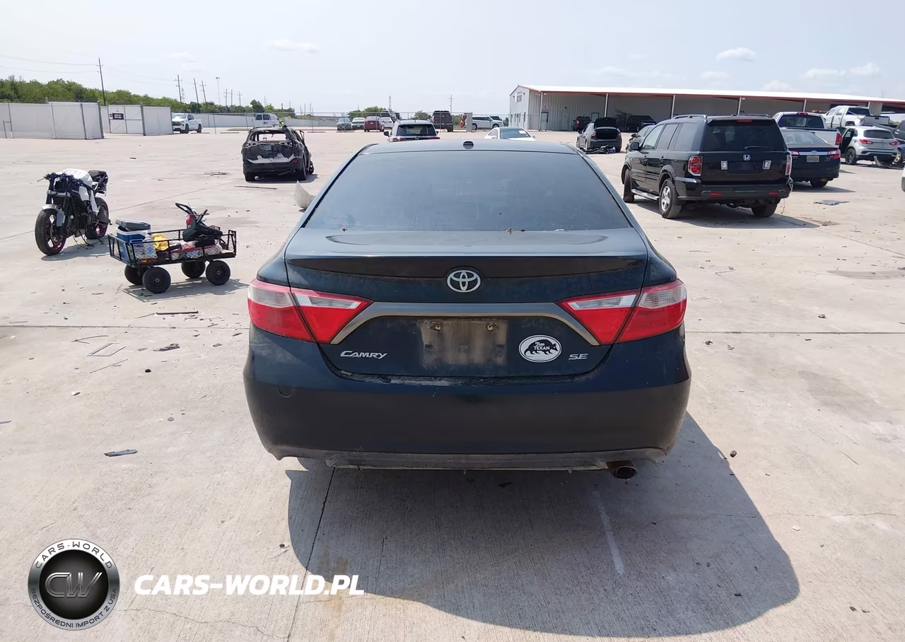 2015 Toyota Camry Se VIN:4T1BF1FK7FU066984 - 16