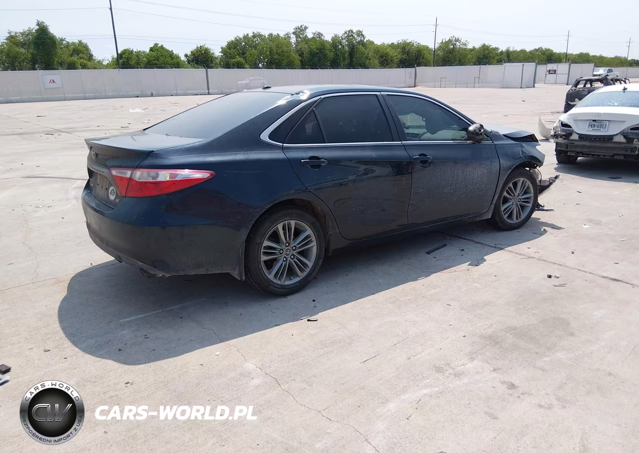 2015 Toyota Camry Se VIN:4T1BF1FK7FU066984 - 4