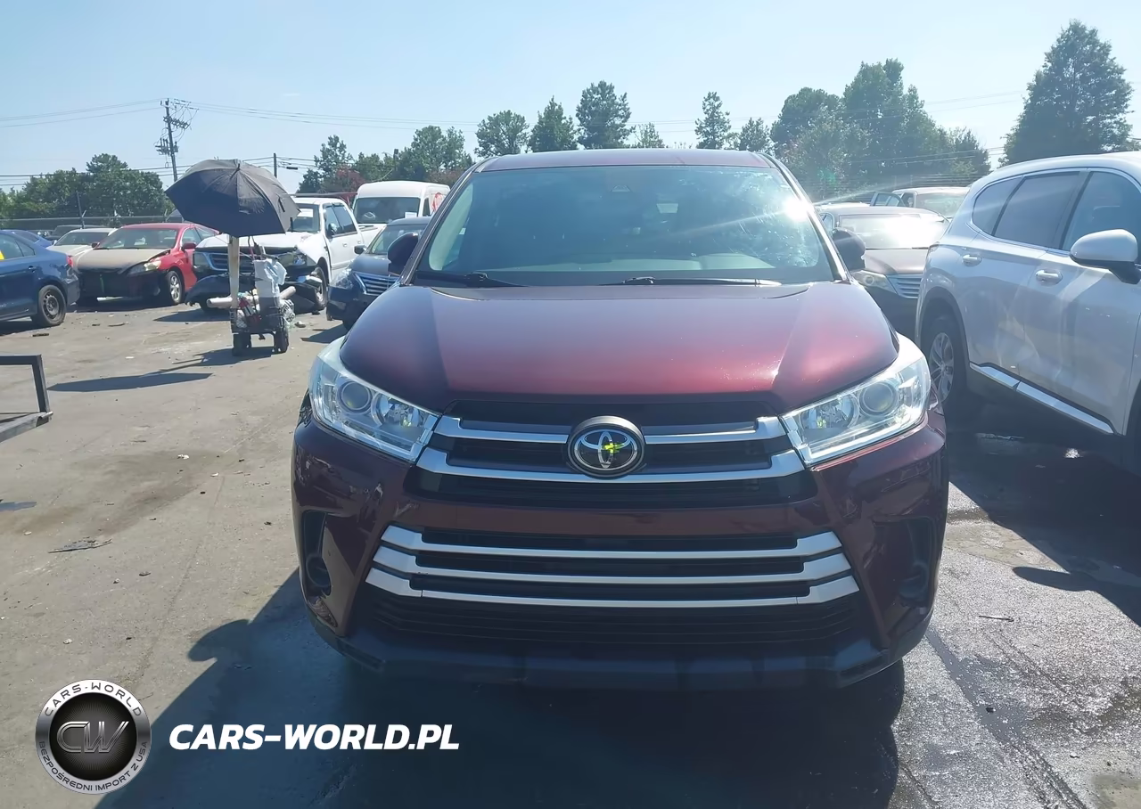 2019 Toyota Highlander Le VIN:5TDZARFH4KS056089 - 12