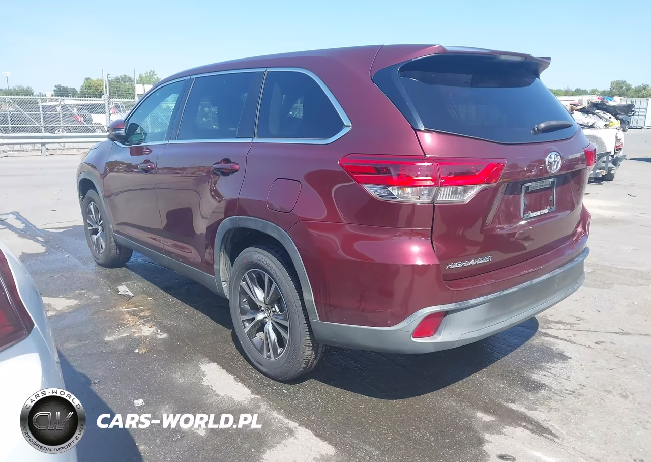 2019 Toyota Highlander Le VIN:5TDZARFH4KS056089 - 3
