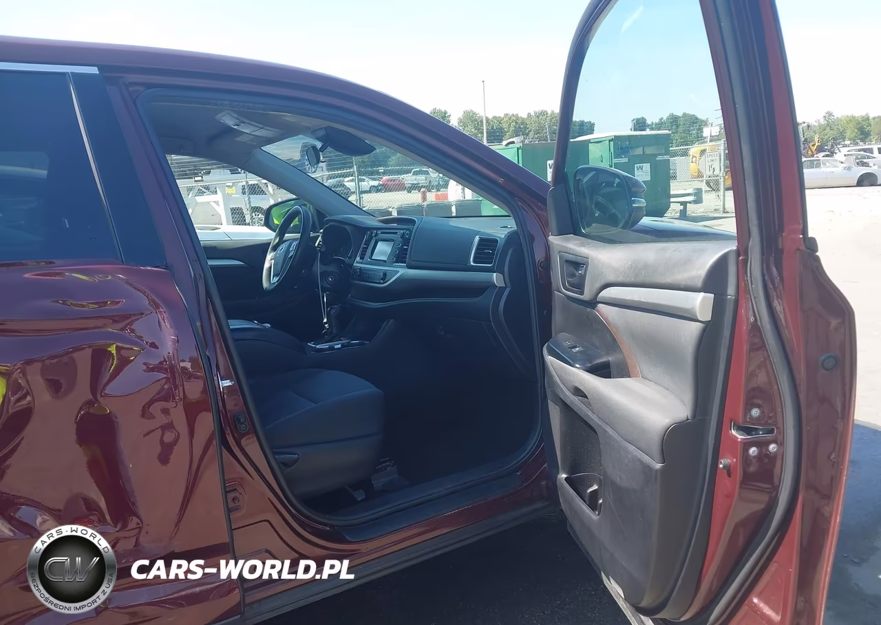 2019 Toyota Highlander Le VIN:5TDZARFH4KS056089 - 5