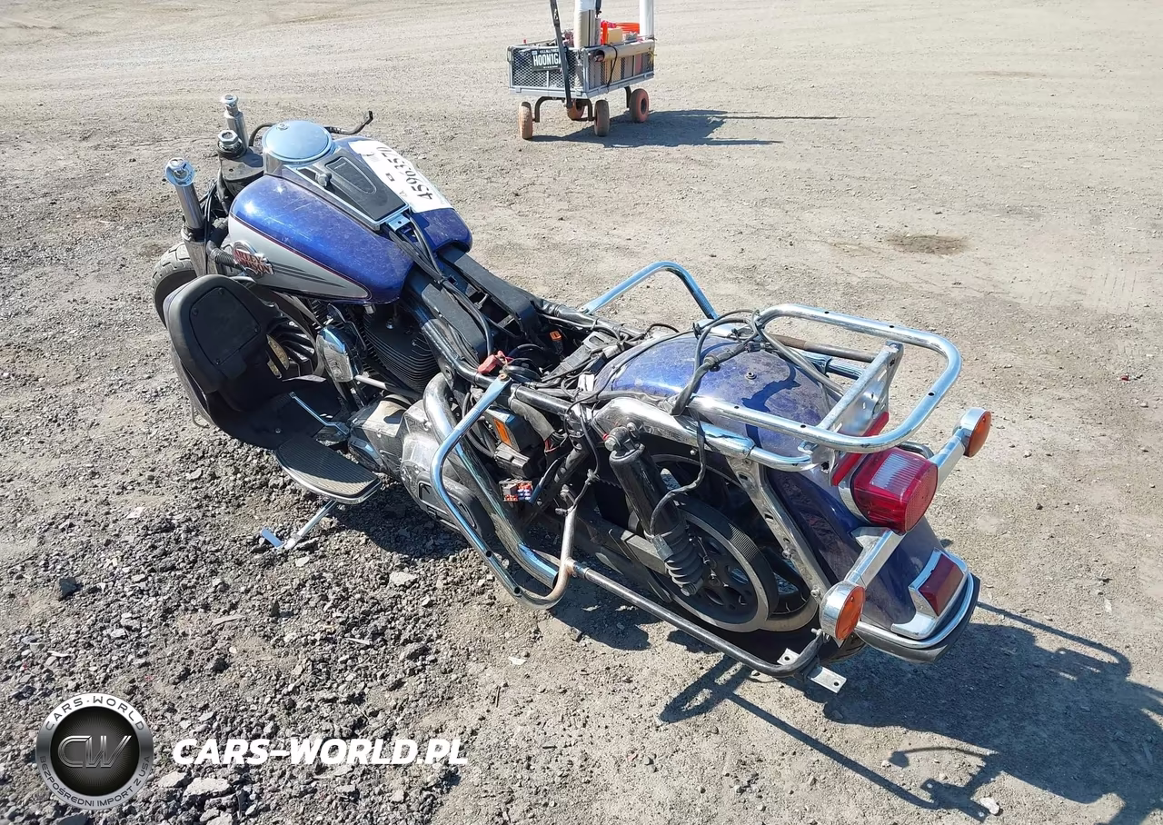2006 Harley-Davidson Flhtcui VIN:1HD1FCW196Y643587 - 3