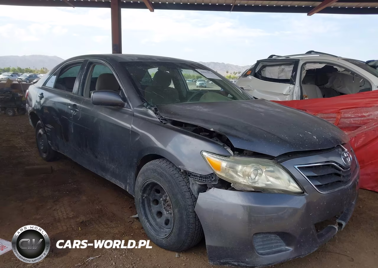 2011 Toyota Camry Le – zdjęcie 1 z 12
