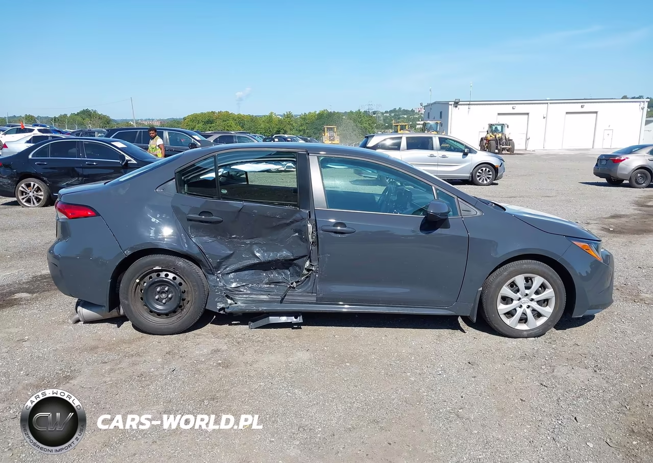 2025 Toyota Corolla Le VIN:5YFB4MDE1SP252469 - 13