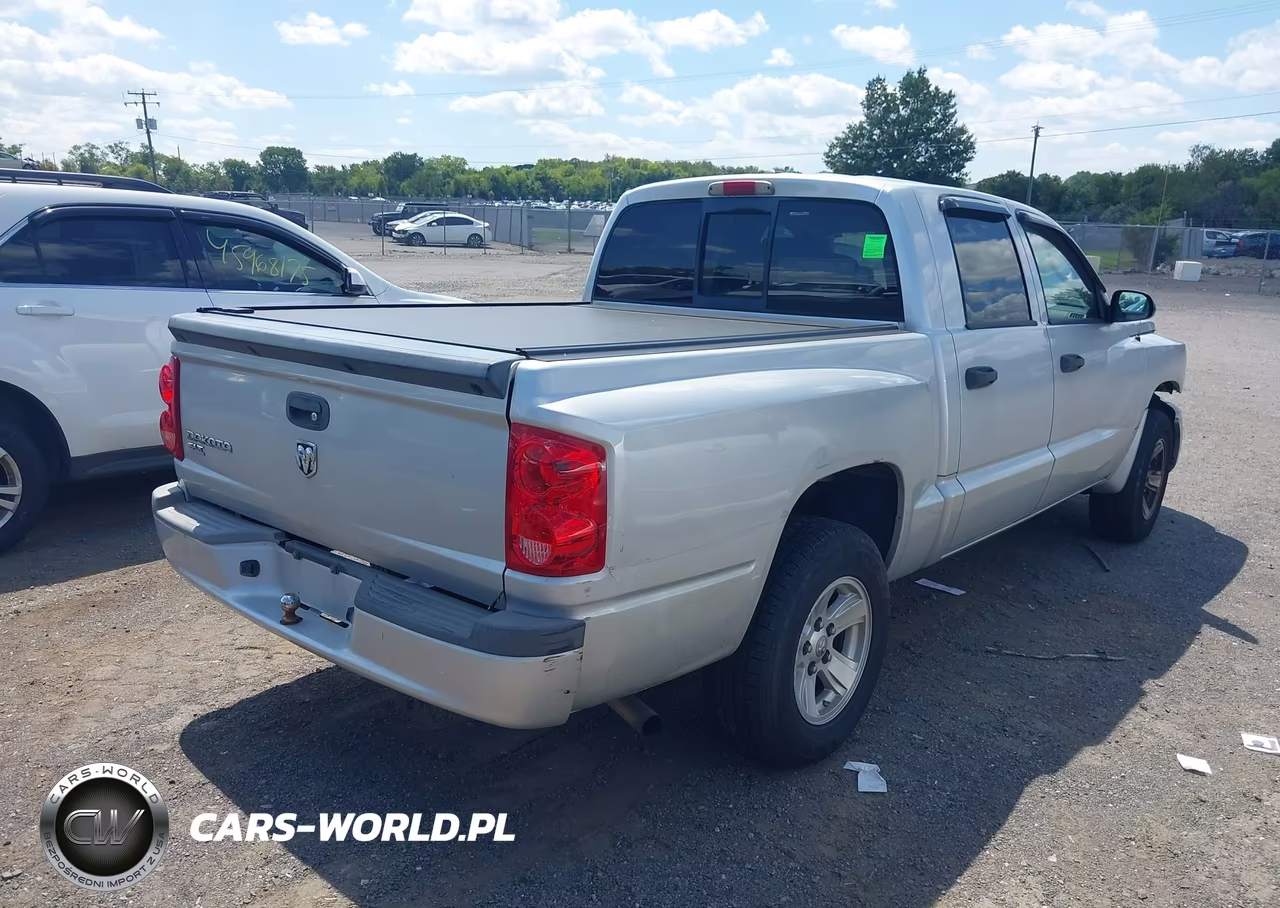 2008 Dodge Dakota Slt VIN:1D7HE48K68S532845 - 4