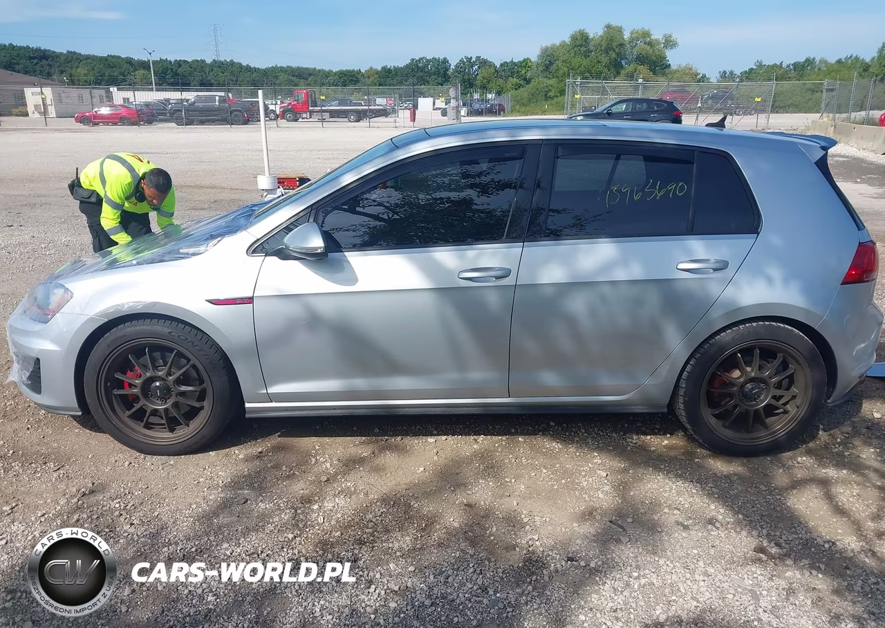 2015 Volkswagen Golf Gti 2.0T Se 4-Door VIN:3VW4T7AU1FM045230 - 15