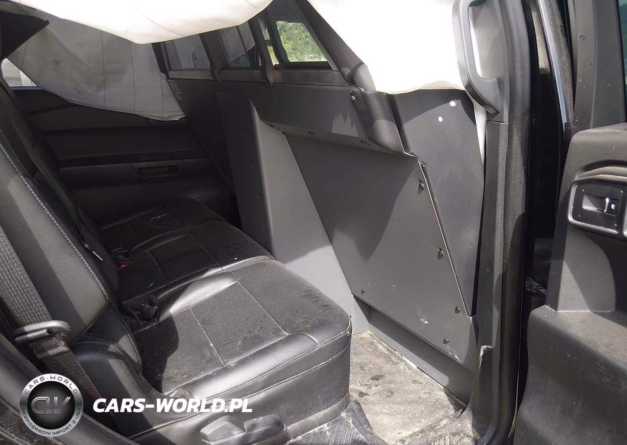 2023 Ford Police Interceptor Utility VIN:1FM5K8AC5PGC21002 - 8