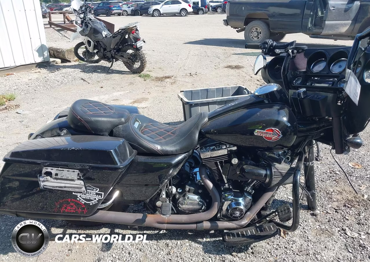 2010 Harley-Davidson Flhx VIN:1HD1KB417AB611970 - 12