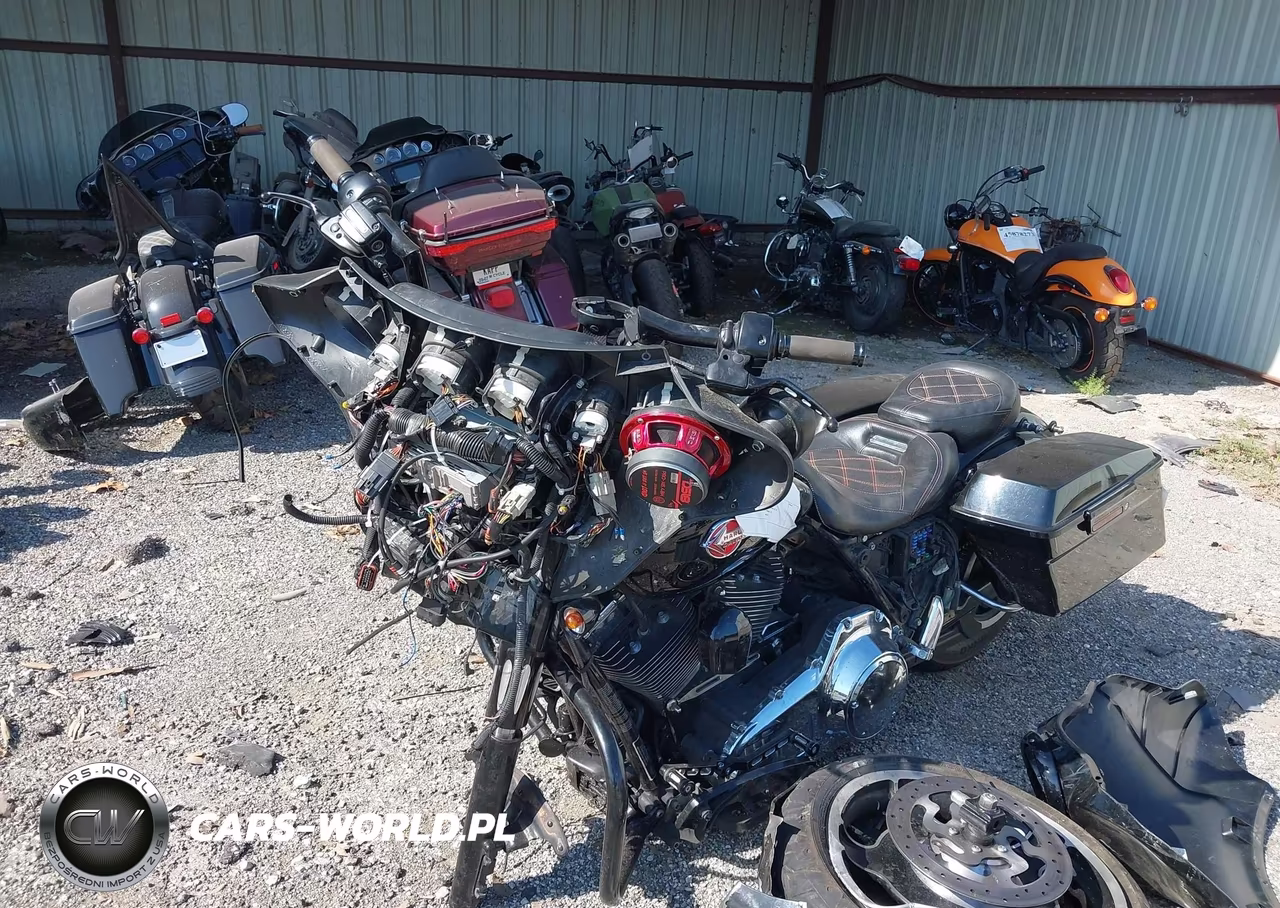 2010 Harley-Davidson Flhx VIN:1HD1KB417AB611970 - 2