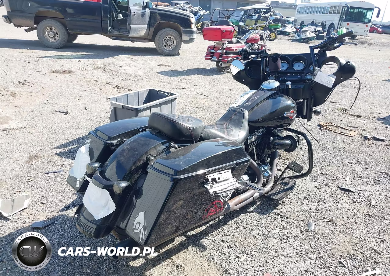 2010 Harley-Davidson Flhx VIN:1HD1KB417AB611970 - 4
