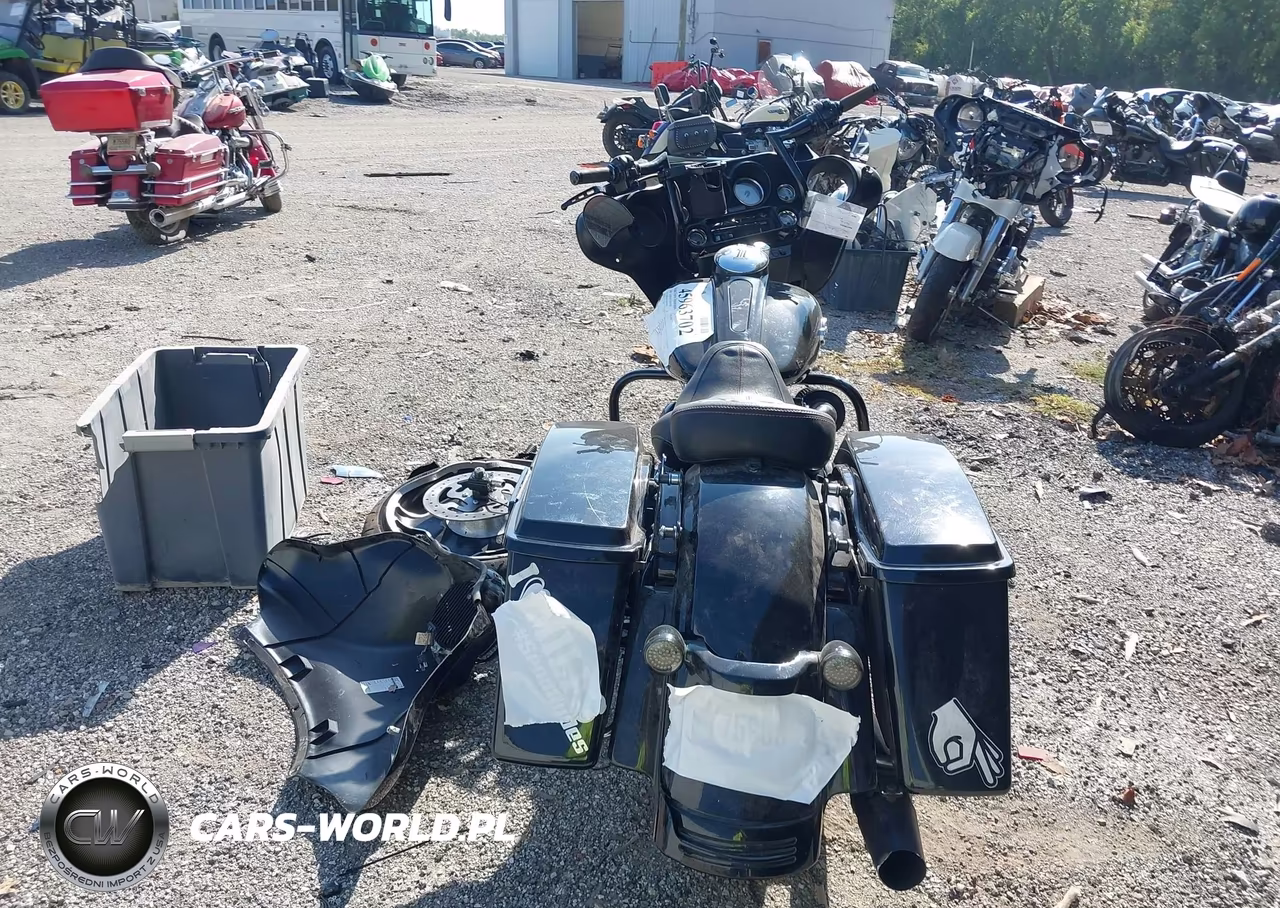 2010 Harley-Davidson Flhx VIN:1HD1KB417AB611970 - 6