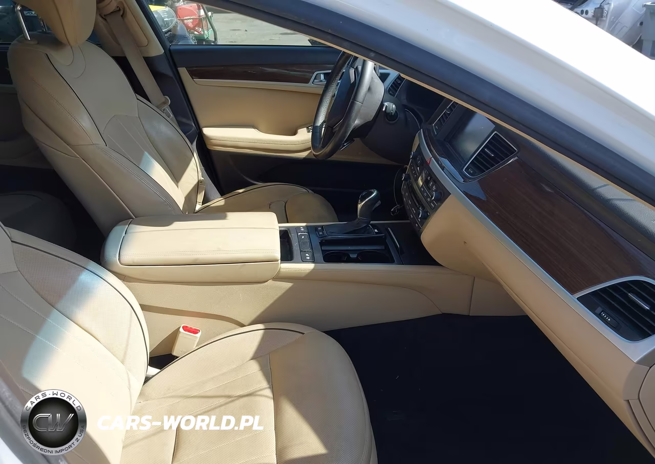 2015 Hyundai Genesis 3.8 VIN:KMHGN4JEXFU047003 - 5