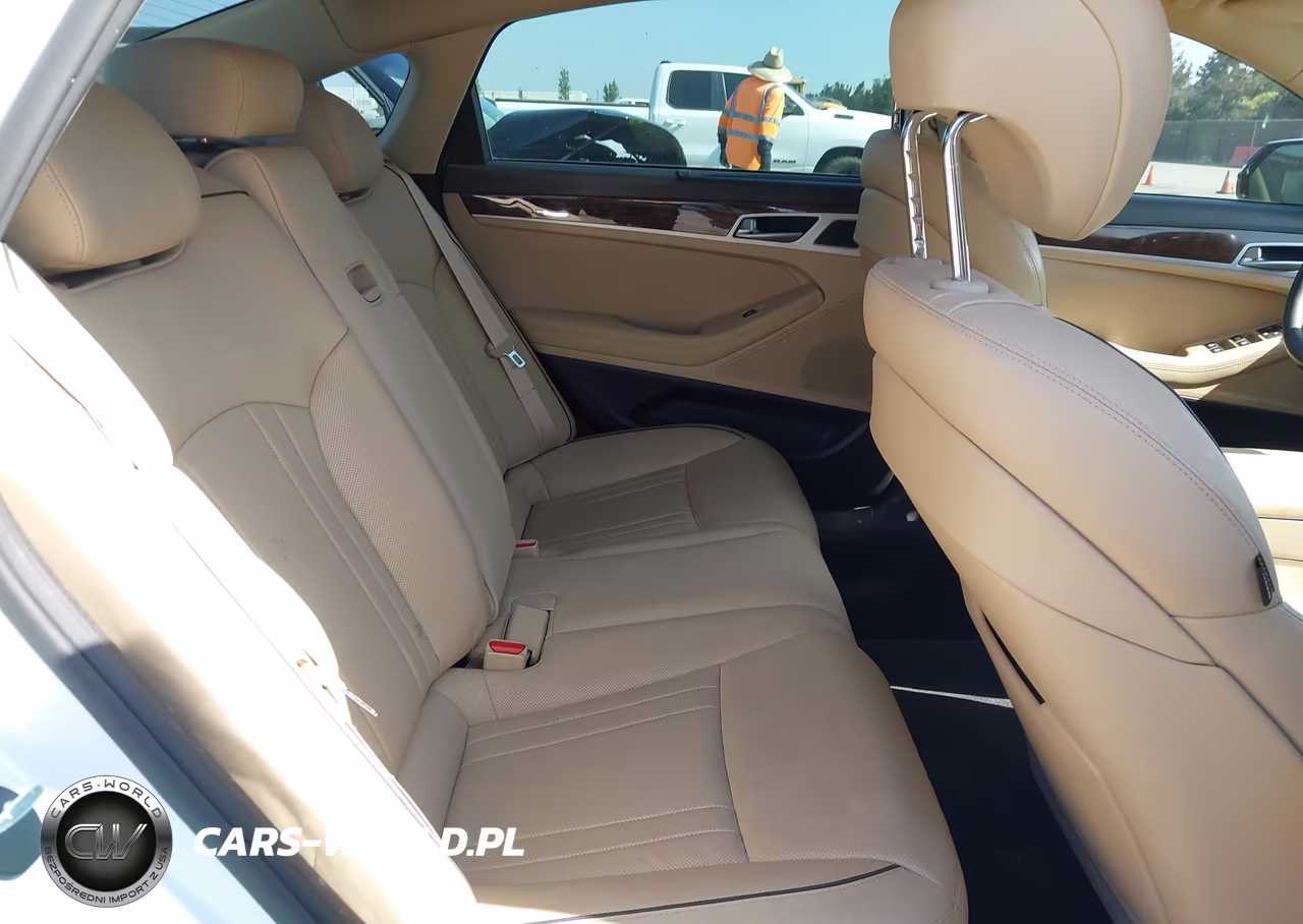 2015 Hyundai Genesis 3.8 VIN:KMHGN4JEXFU047003 - 8