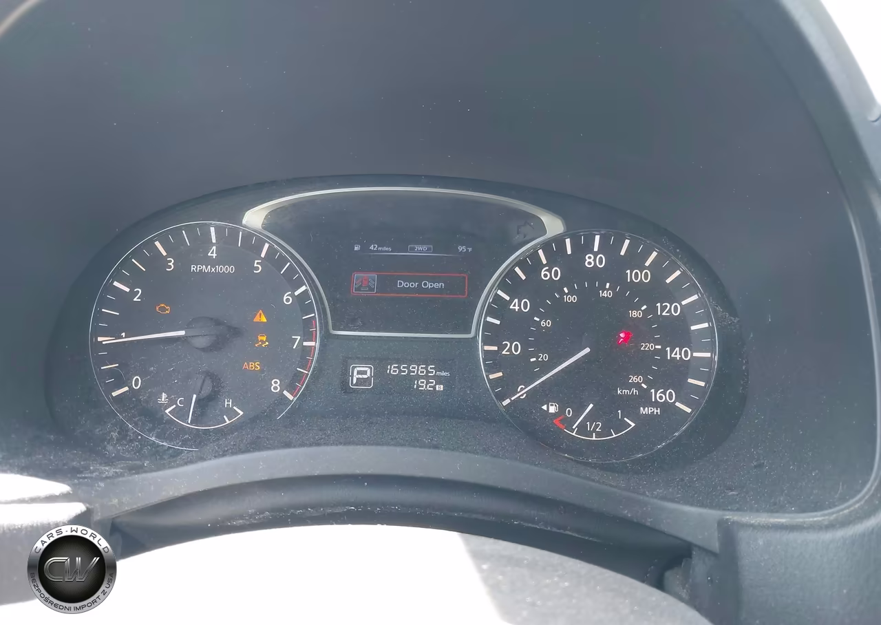 2014 Nissan Pathfinder S VIN:5N1AR2MM5EC685214 - 7