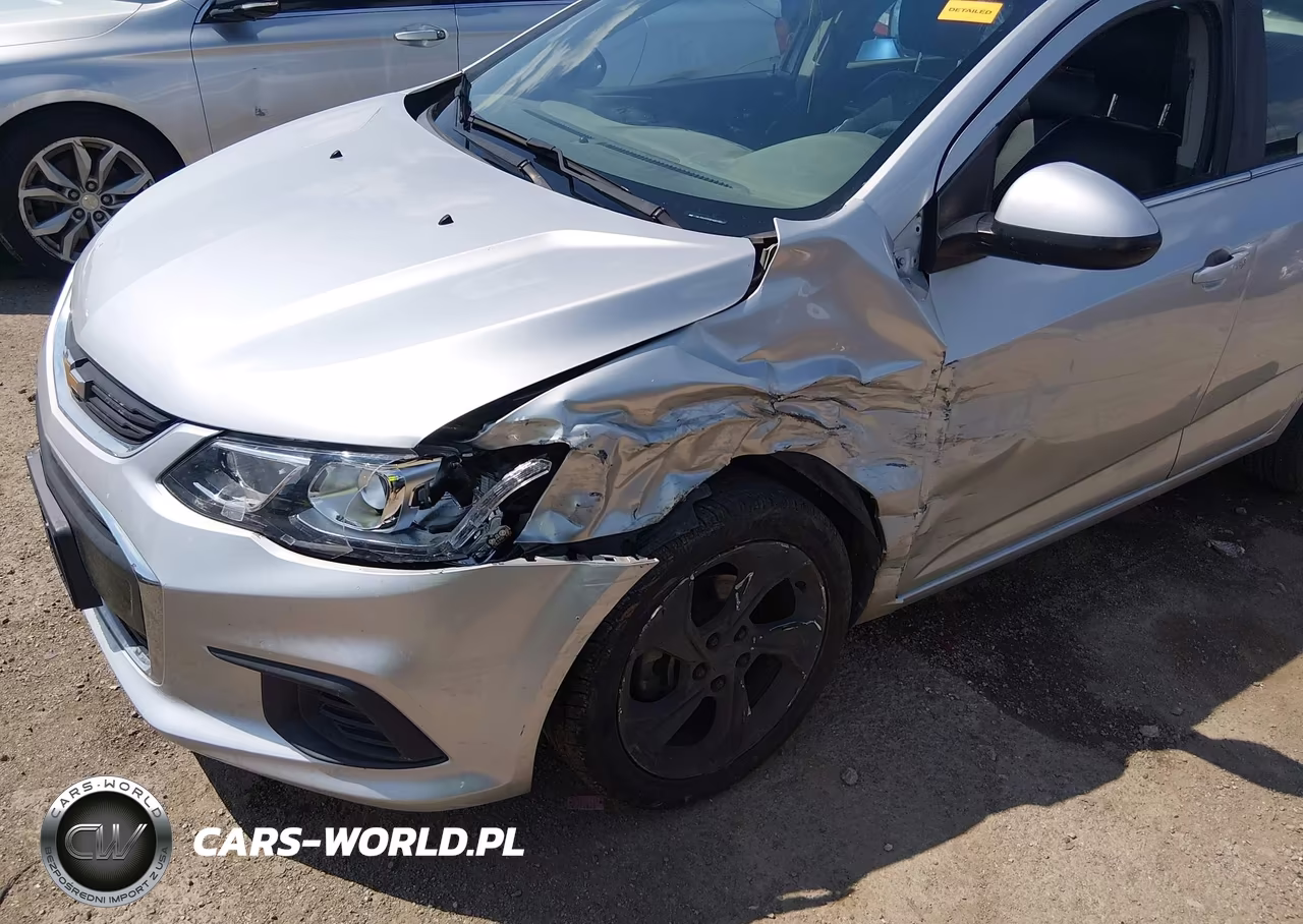 2017 Chevrolet Sonic Premier Auto VIN:1G1JF5SB3H4107703 - 6