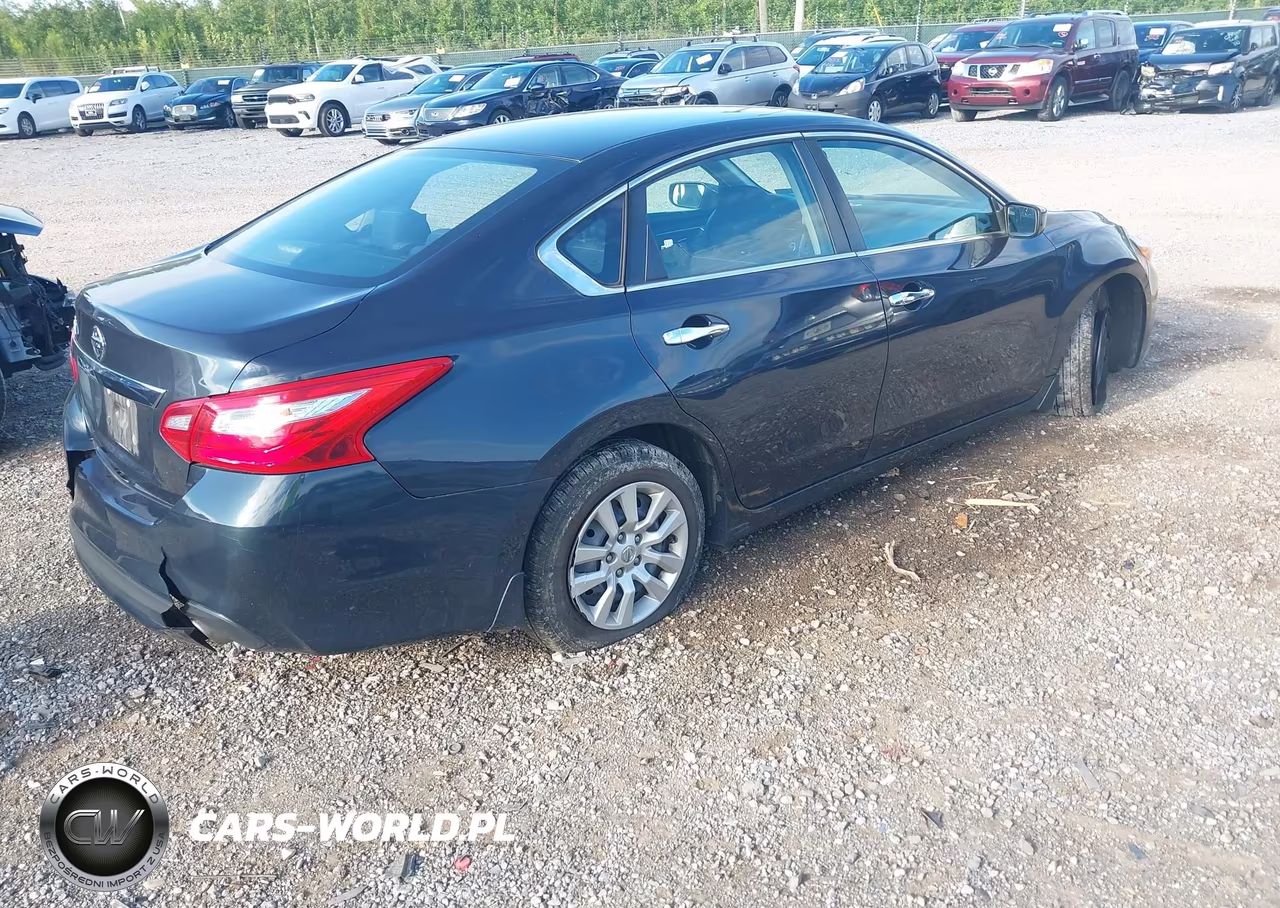 2017 Nissan Altima 2.5 S VIN:1N4AL3AP9HC295575 - 4
