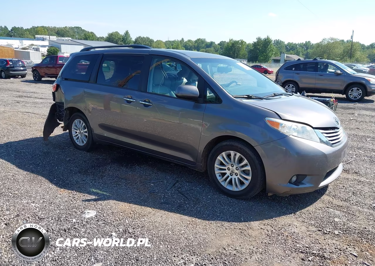 2016 Toyota Sienna Xle 8 Passenger