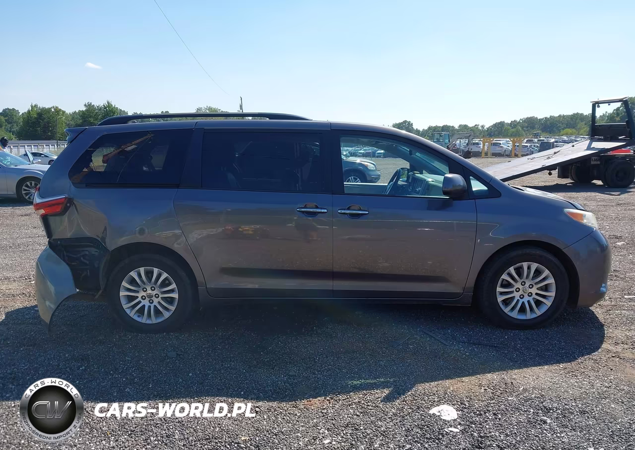 2016 Toyota Sienna Xle 8 Passenger VIN:5TDYK3DC5GS704060 - 14