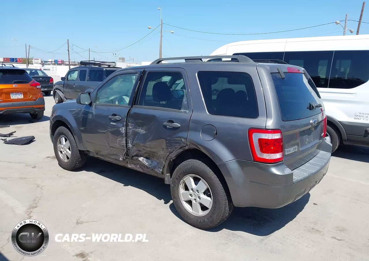 2009 Ford Escape Xlt VIN:1FMCU93739KC59206 - 3