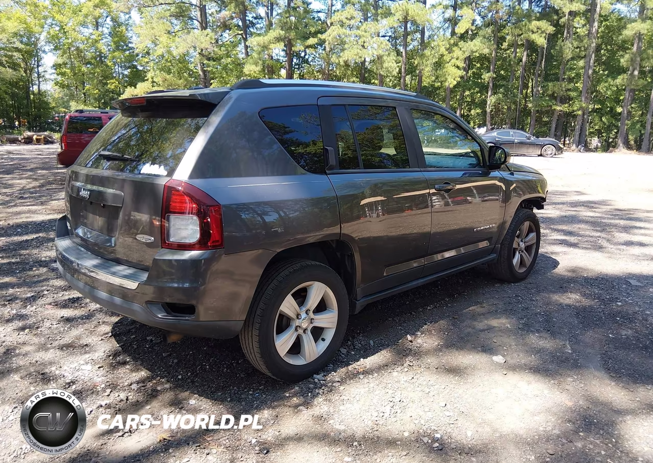 2015 Jeep Compass High Altitude Edition VIN:1C4NJCEA4FD367376 - 4