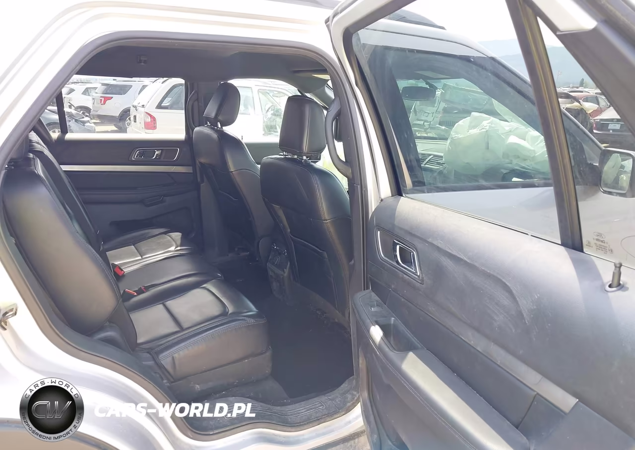 2019 Ford Explorer Xlt VIN:1FM5K8DH5KGB10076 - 8