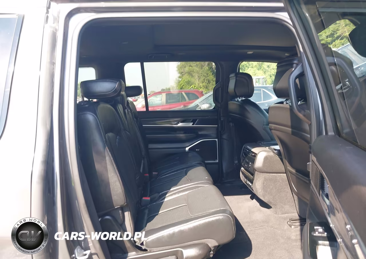 2022 Jeep Wagoneer Series Iii 4X4 VIN:1C4SJVDT1NS128279 - 8
