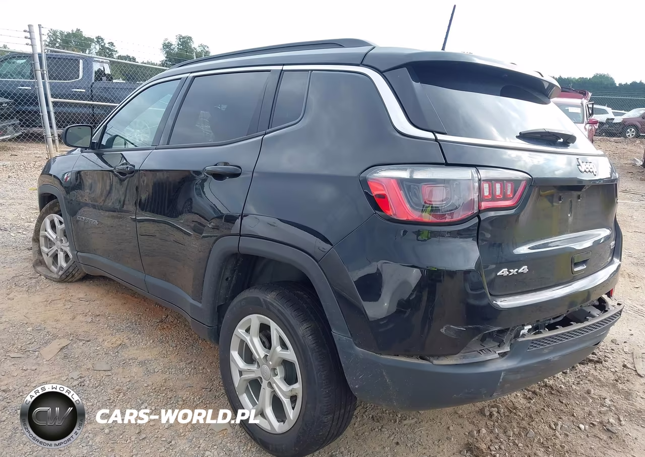 2024 Jeep Compass Latitude 4X4 VIN:3C4NJDBN9RT110905 - 3