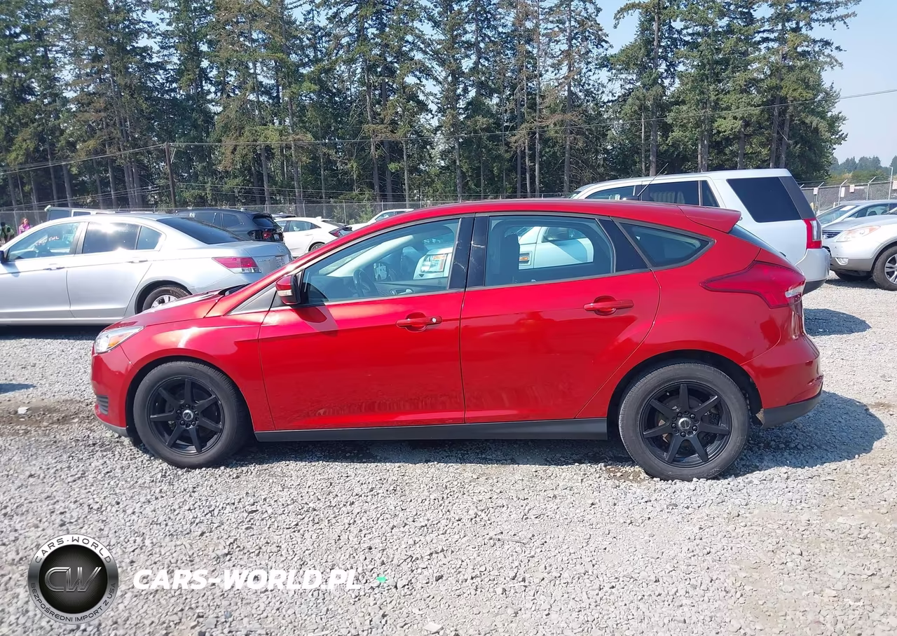 2018 Ford Focus Se VIN:1FADP3K29JL271447 - 14