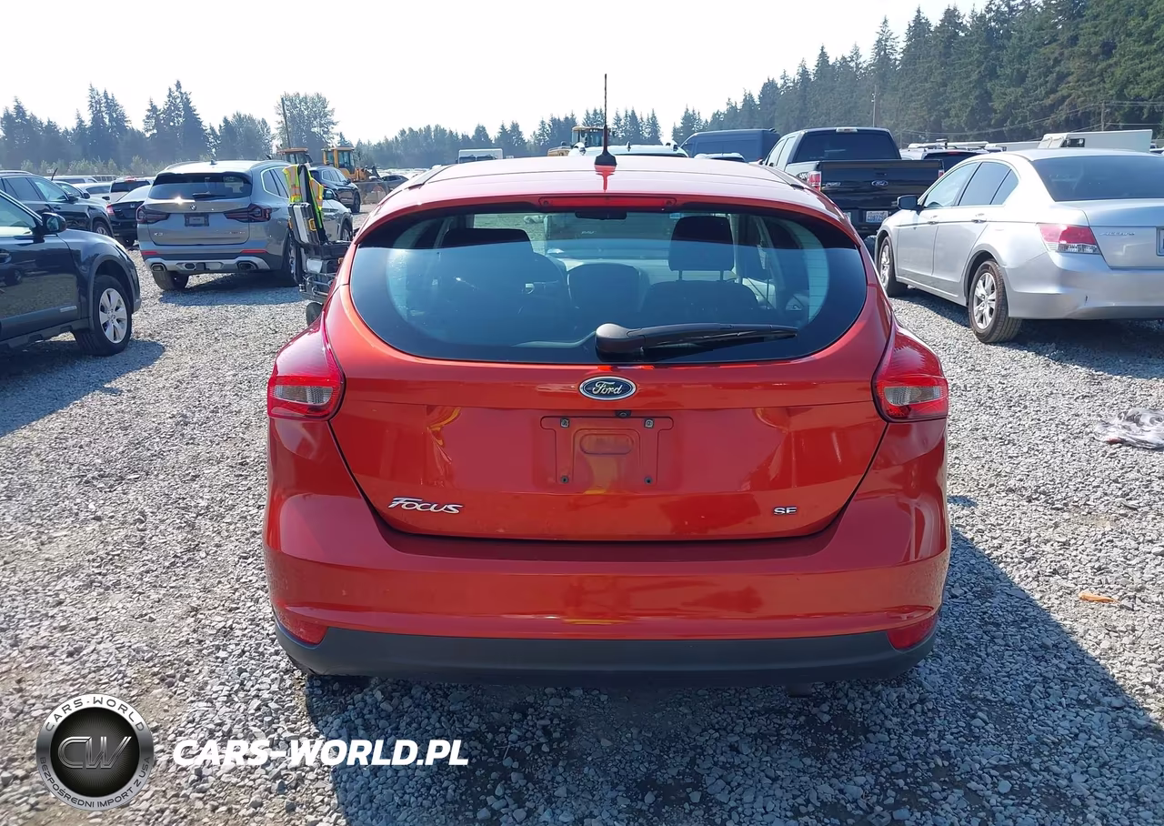 2018 Ford Focus Se VIN:1FADP3K29JL271447 - 16