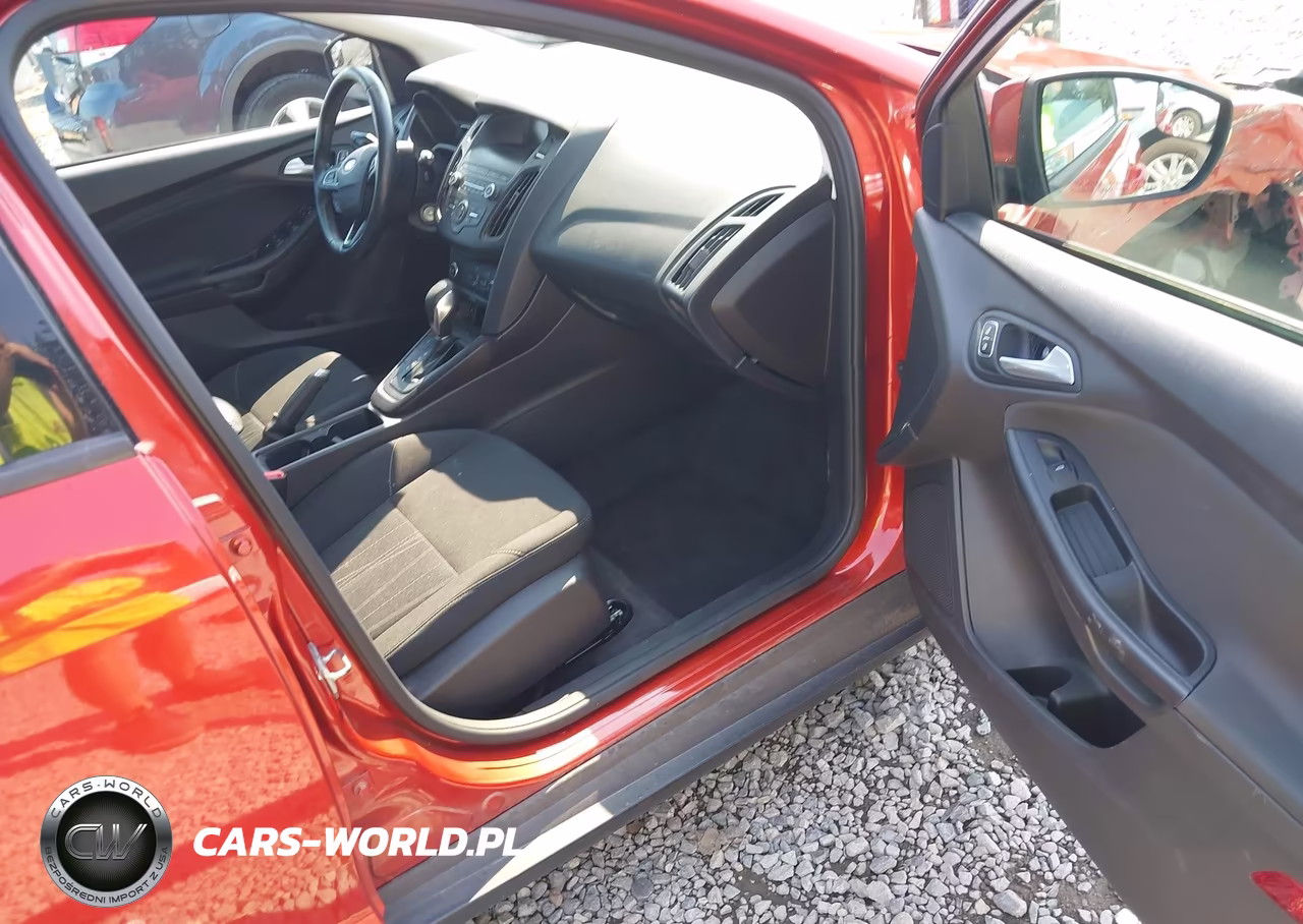 2018 Ford Focus Se VIN:1FADP3K29JL271447 - 17