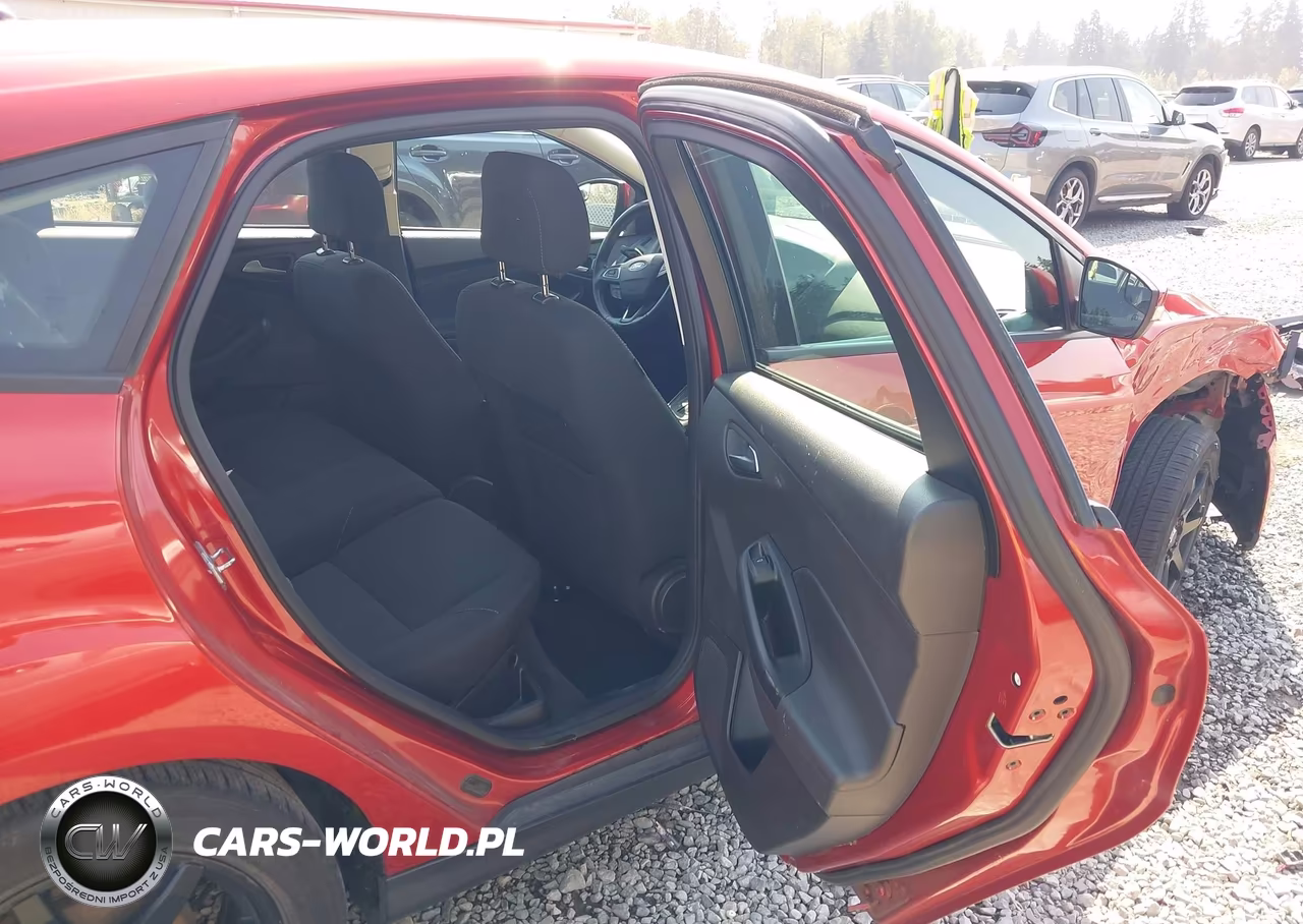 2018 Ford Focus Se VIN:1FADP3K29JL271447 - 8