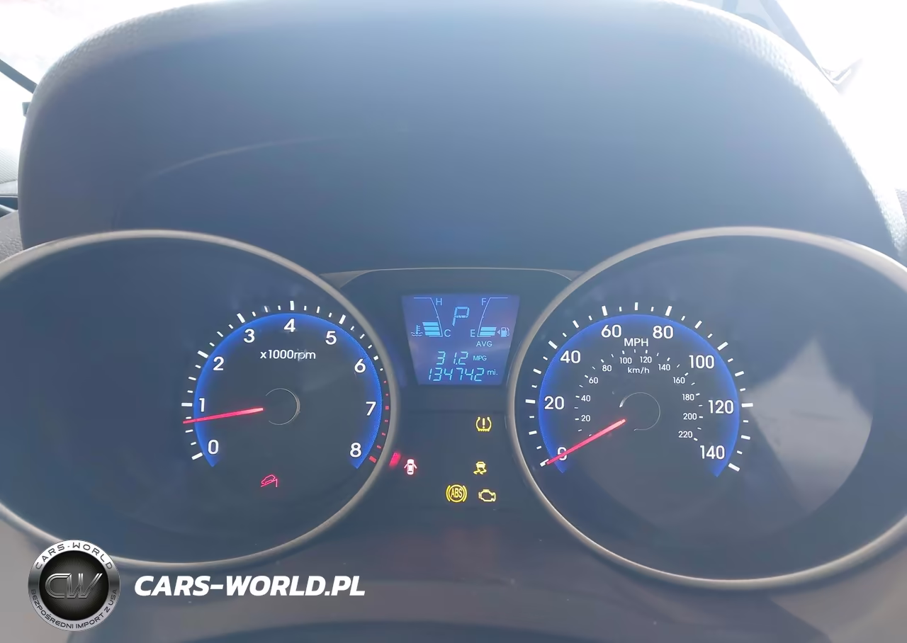 2012 Hyundai Tucson Limited VIN:KM8JU3AC6CU403704 - 7