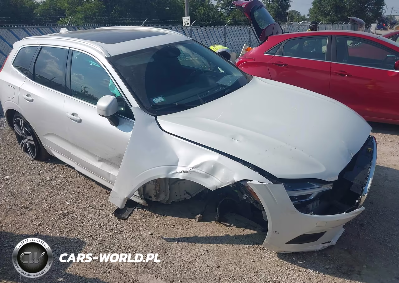 2018 Volvo Xc60 T6 Momentum VIN:YV4A22RK0J1025083 - 1