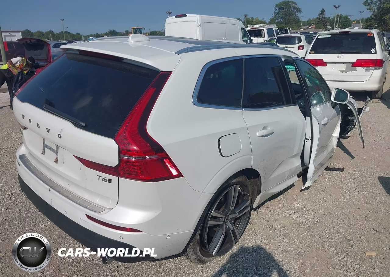 2018 Volvo Xc60 T6 Momentum VIN:YV4A22RK0J1025083 - 4