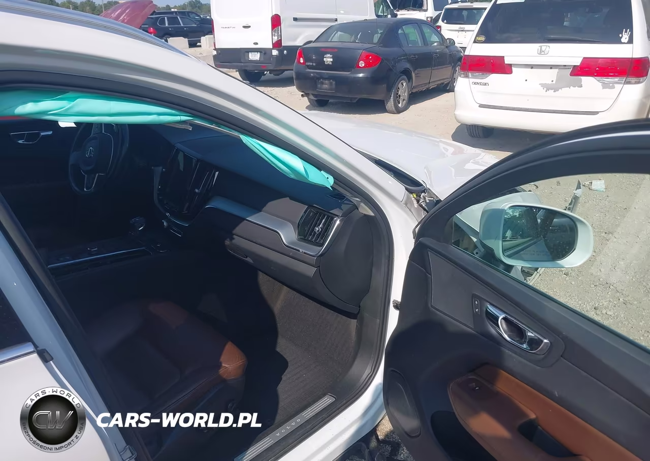 2018 Volvo Xc60 T6 Momentum VIN:YV4A22RK0J1025083 - 5