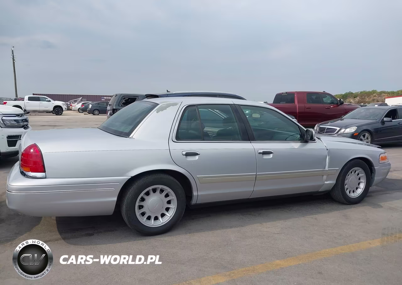2002 Ford Crown Victoria Lx VIN:2FAFP74W82X159890 - 14