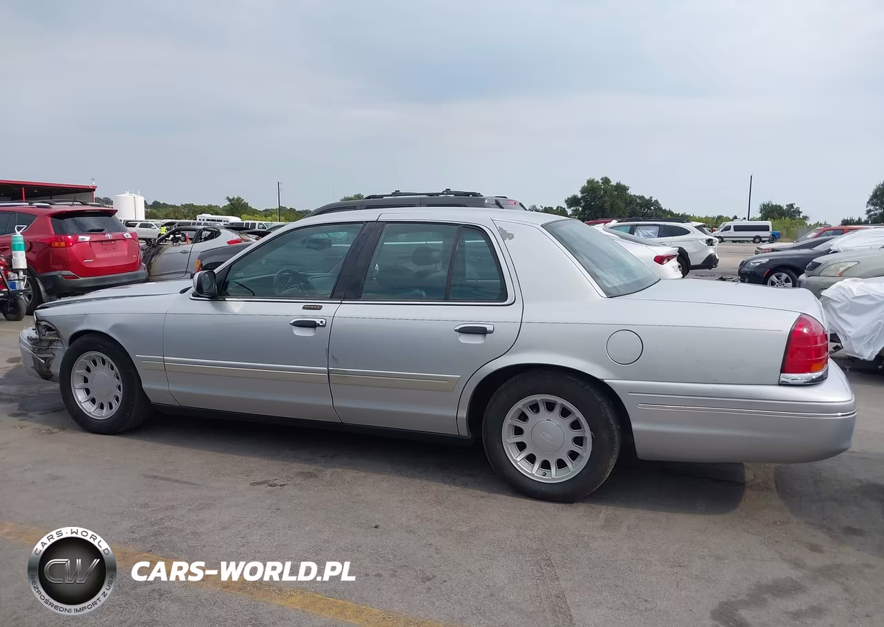 2002 Ford Crown Victoria Lx VIN:2FAFP74W82X159890 - 15